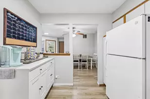 1375 Ridgefield Cir, Carol Stream, IL 60188 - Photo 11