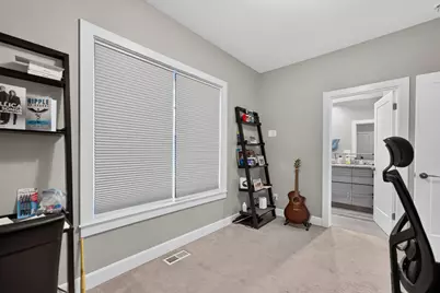 296 N Maple Avenue, Elmhurst, IL 60126 - Photo 17