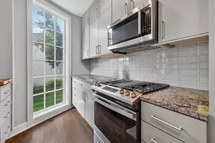 296 N Maple Ave, Elmhurst, IL 60126 - Photo 9