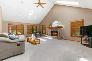 39 Wiltshire Dr, Lincolnshire, IL 60069 - Photo 7