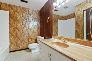 15335 Martin Luther King Jr Dr, Dolton, IL 60419 - Photo 13