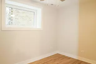 2230 W Wilson Ave, Chicago, IL 60625 - Photo 9