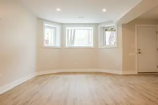 2230 W Wilson Ave, Chicago, IL 60625 - Photo 7