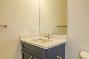 2230 W Wilson Ave, Chicago, IL 60625 - Photo 13