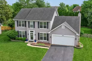 567 Lakeview Dr, Oswego, IL 60543 - Photo 1