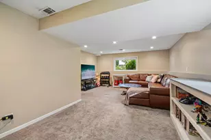 6415 Wood Dr, Oakwood Hills, IL 60013 - Photo 13
