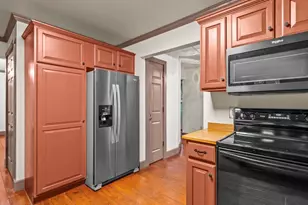 38 Wedgewood Ln, Girard, IL 62640 - Photo 7