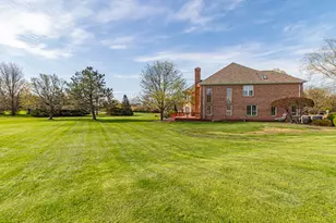 37181 N Fox Hill Dr, Wadsworth, IL 60083 - Photo 43