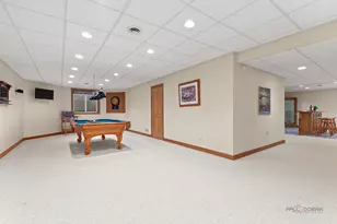 37181 N Fox Hill Dr, Wadsworth, IL 60083 - Photo 33