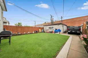5741 S Sawyer Ave, Chicago, IL 60629 - Photo 15
