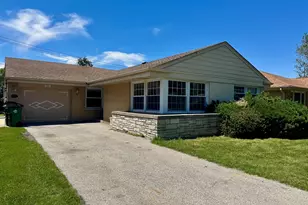 912 N Greenwood Ave, Park Ridge, IL 60068 - Photo 1