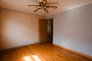 2545 E 93rd St, Chicago, IL 60617 - Photo 11