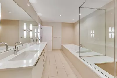 198 N Park Drive #198, Chicago, IL 60601 - Photo 29