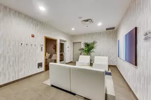 198 N Park Dr, Chicago, IL 60601 - Photo 61