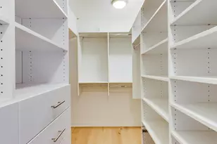 198 N Park Dr, Chicago, IL 60601 - Photo 23