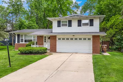 804 W Manor Court, Glenwood, IL 60425 - Photo 1