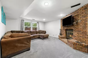 804 W Manor Ct, Glenwood, IL 60425 - Photo 17