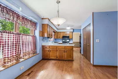 7829 Nantucket Drive, Darien, IL 60561 - Photo 7