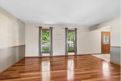 7829 Nantucket Drive, Darien, IL 60561 - Photo 5