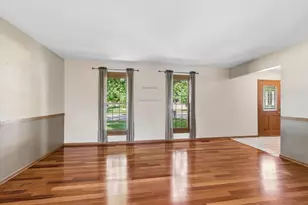 7829 Nantucket Dr, Darien, IL 60561 - Photo 5