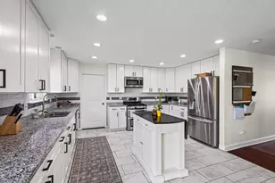 353 Charles Dr, Antioch, IL 60002 - Photo 5