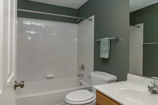 2607 Sheehan Ct, Naperville, IL 60564 - Photo 9
