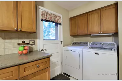 518 Oak Street, Elk Grove Village, IL 60007 - Photo 9