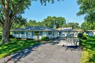 609 9th Ave, Ottawa, IL 61350 - Photo 1