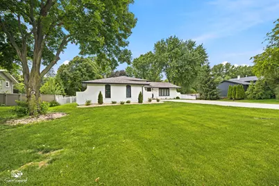 11S528 Book Road, Naperville, IL 60564 - Photo 3