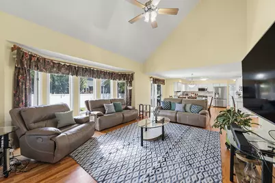 22W126 Glenrise Court, Glen Ellyn, IL 60137 - Photo 7