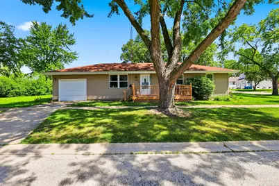 2205 W Hickory Street, Kankakee, IL 60901 - Photo 1