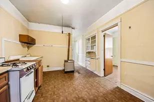 2934 N Gresham Ave, Chicago, IL 60618 - Photo 9