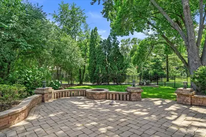 2425 Tanglewood Drive, Lisle, IL 60532 - Photo 35
