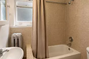 668 W Sheridan Rd, Chicago, IL 60613 - Photo 15
