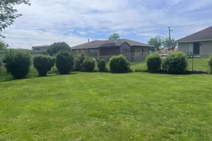 1221 Comet Dr, Aurora, IL 60505 - Photo 15