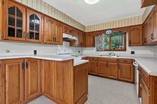 201 N Vermillion St, Troy Grove, IL 61372 - Photo 5