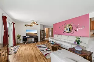 8924 Kenneth Dr, Des Plaines, IL 60016 - Photo 7