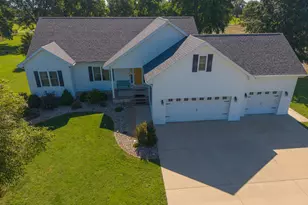 112 Pheasant Run, Chicago, IL 62898 - Photo 3