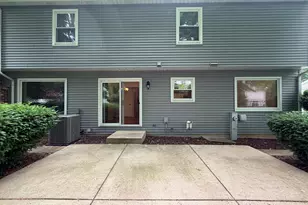 209 Briarheath Ln, Naperville, IL 60565 - Photo 15