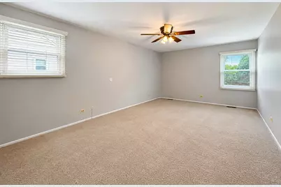 209 Briarheath Lane, Naperville, IL 60565 - Photo 7
