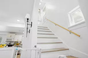 813 W Perry St, Belvidere, IL 61008 - Photo 9