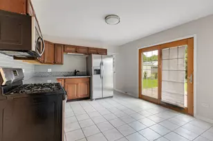 110 N Oak Ln, Glenwood, IL 60425 - Photo 9