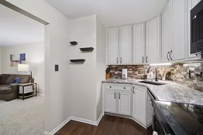 607 W Central Road #1A, Mount Prospect, IL 60056 - Photo 5