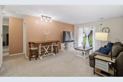 607 W Central Road #1A, Mount Prospect, IL 60056 - Photo 7