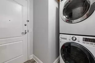 635 N Dearborn St, Chicago, IL 60654 - Photo 23