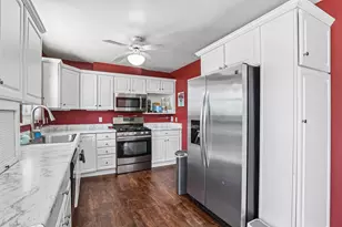 523 Maplewood Dr, Antioch, IL 60002 - Photo 9