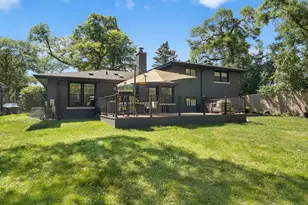1349 Tinker Way, Glenview, IL 60025 - Photo 17