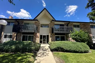 5B Kingery Quarter, Willowbrook, IL 60527 - Photo 1