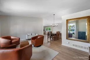 265 Mulford Ln, Roselle, IL 60172 - Photo 3