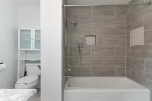 1402 N Hershey Rd, Bloomington, IL 61704 - Photo 17